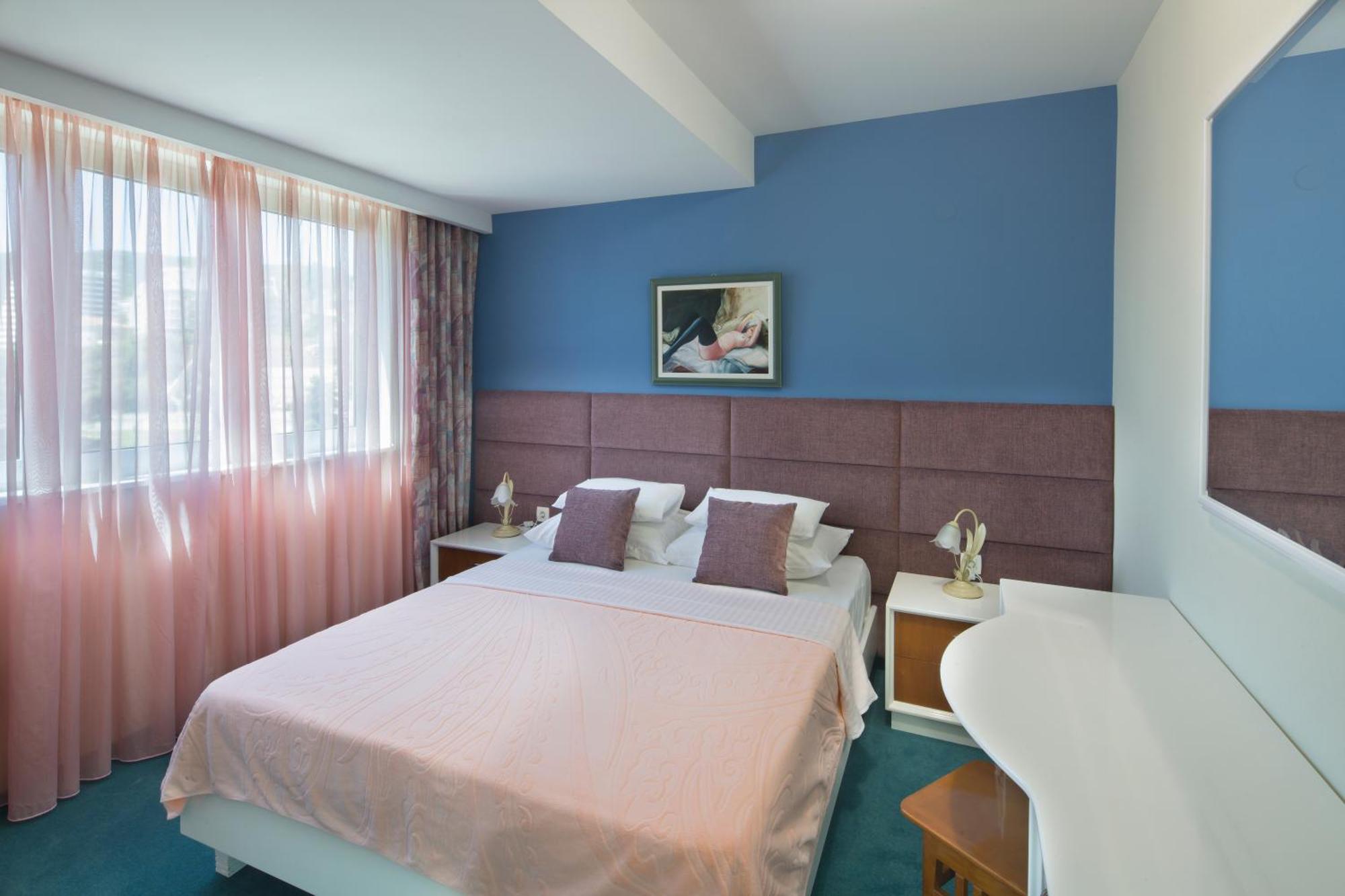Bella Vista Hotel 4*